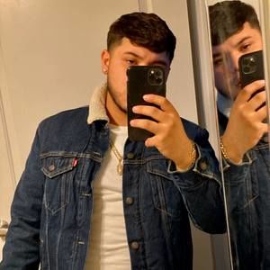 Meet your Posher, Victor